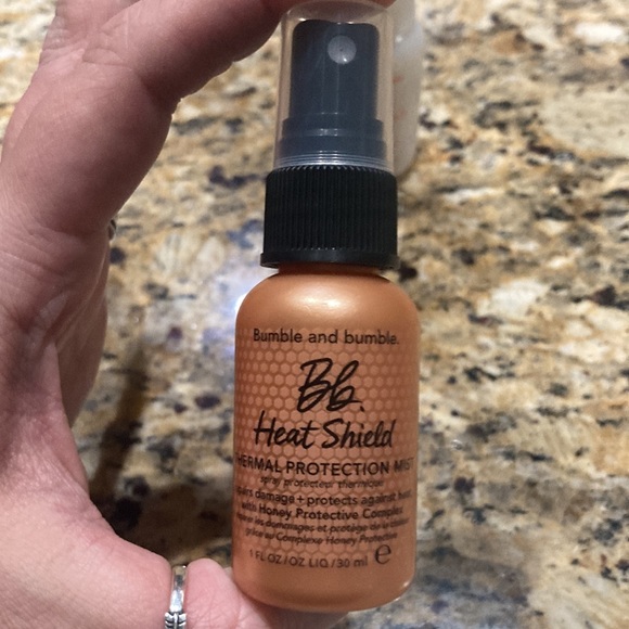 Bumble and bumble - Picture 2 of 7